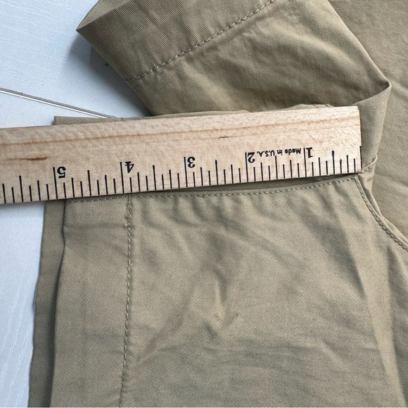 NWT Gap 4" Women’s Downtown Khaki Shorts Sz 10 Beige Mid Rise Stretch - Picture 5 of 10